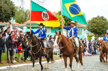 Foto - Desfile Cívico Farroupilha 2025