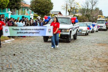 Foto - Desfile Cívico Farroupilha 2025