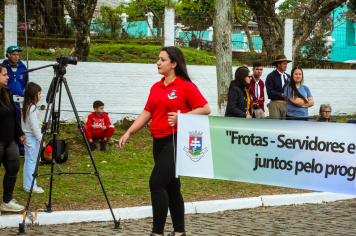 Foto - Desfile Cívico Farroupilha 2025