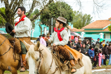 Foto - Desfile Cívico Farroupilha 2025