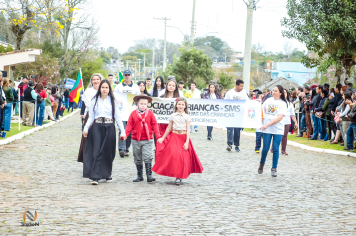 Foto - Desfile Cívico Farroupilha 2025