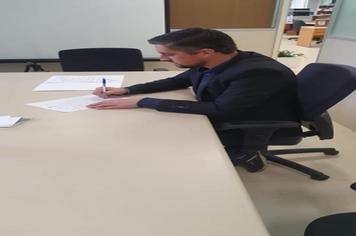 Prefeito toma iniciativa e busca compra de terreno do Estado