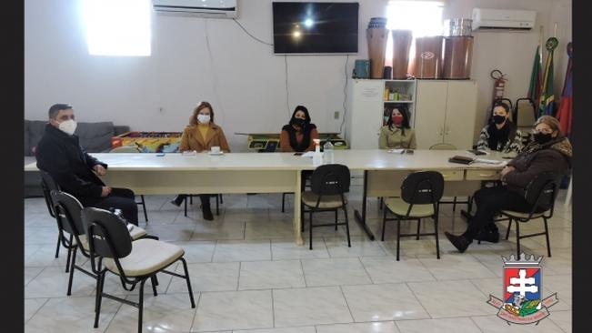 Reunião: Atenção à pandemia